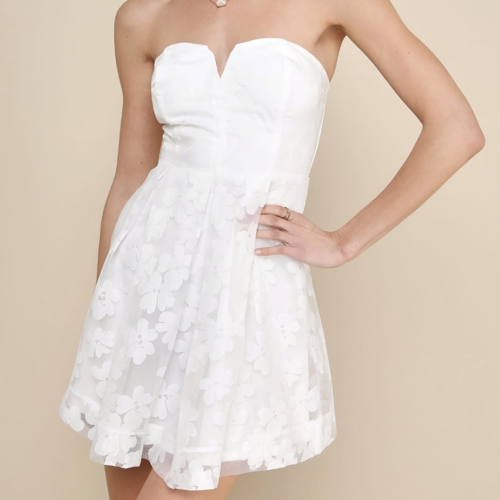 Lulu's White Strapless Floral Sweetheart Mini Dress Size XL NWT